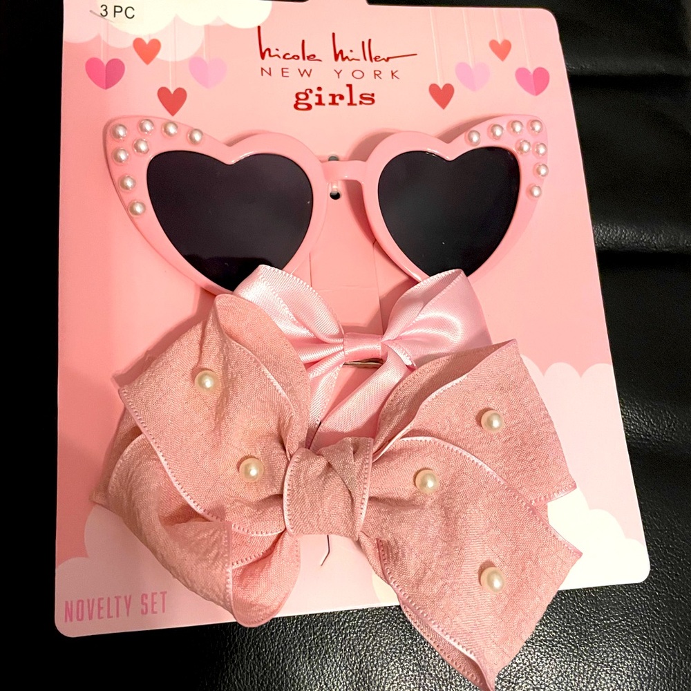 Girls sunglasses and hair bow set